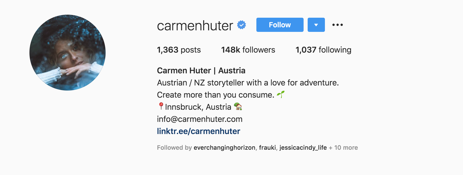 Fashion Travel Blogger