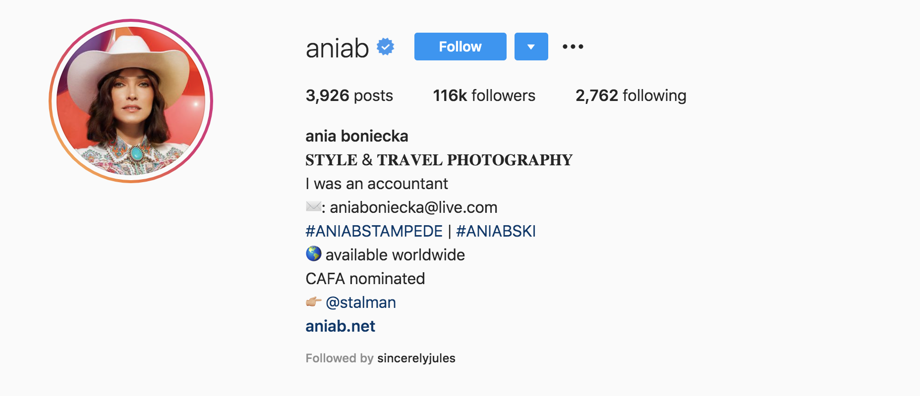 Fashion Travel Blogger