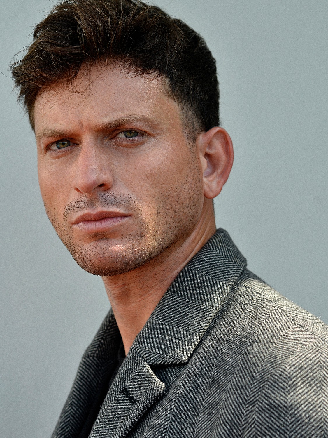 MODEL MALE - A