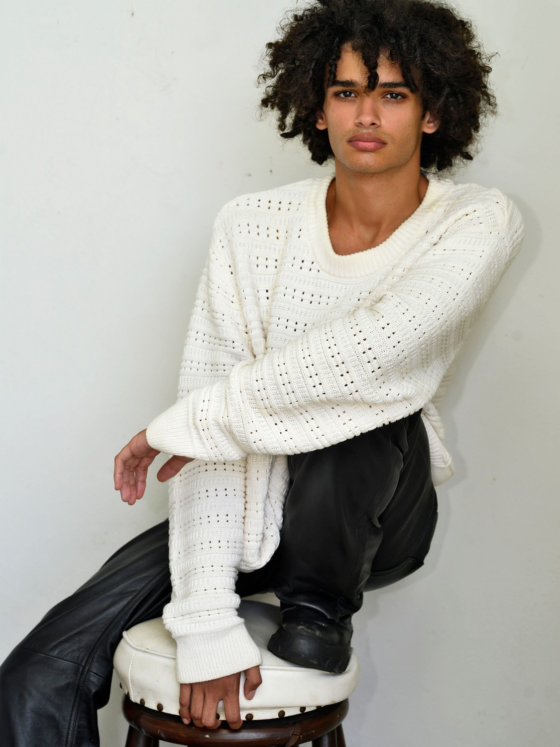 MODEL MALE - H