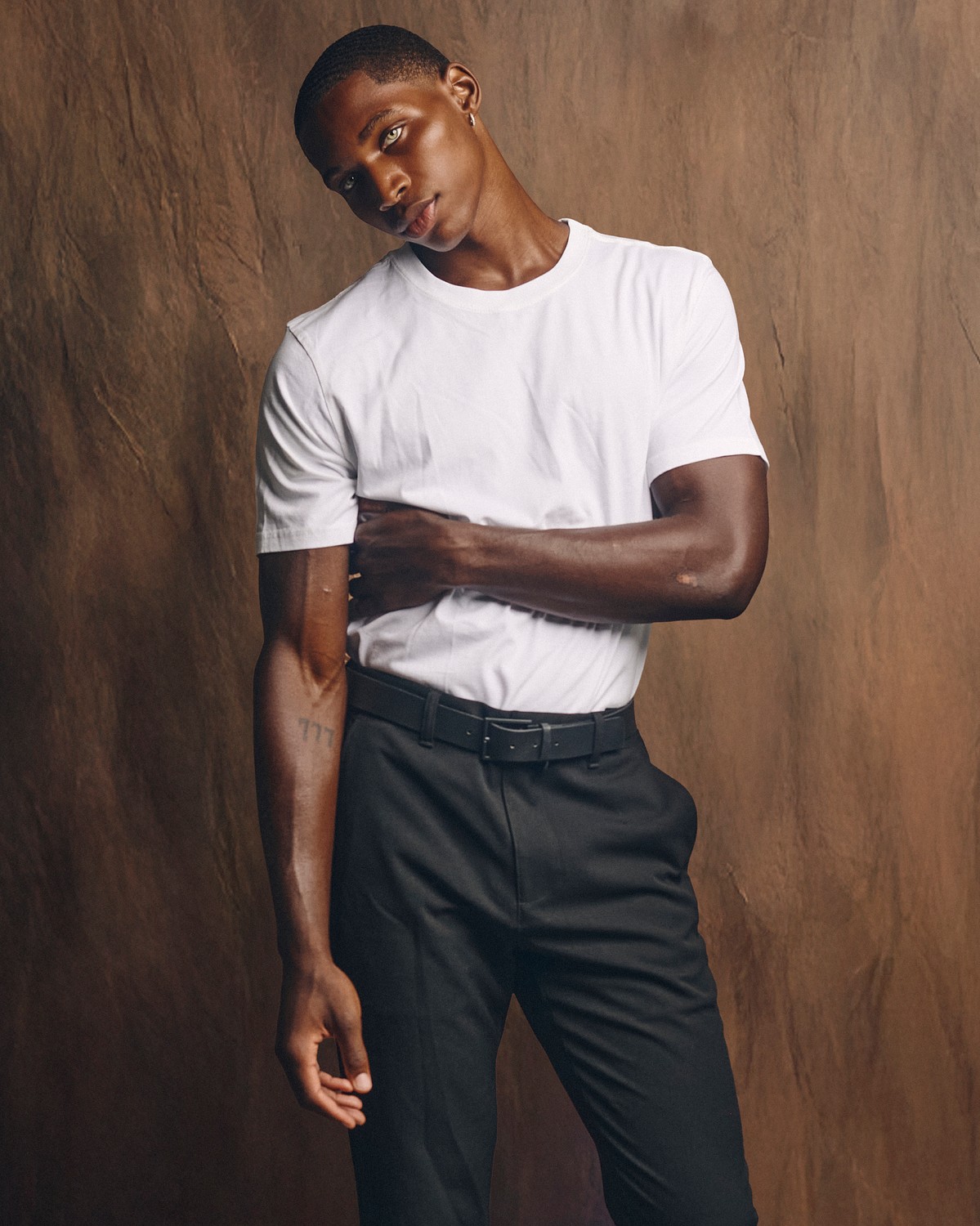 MODEL MALE - L