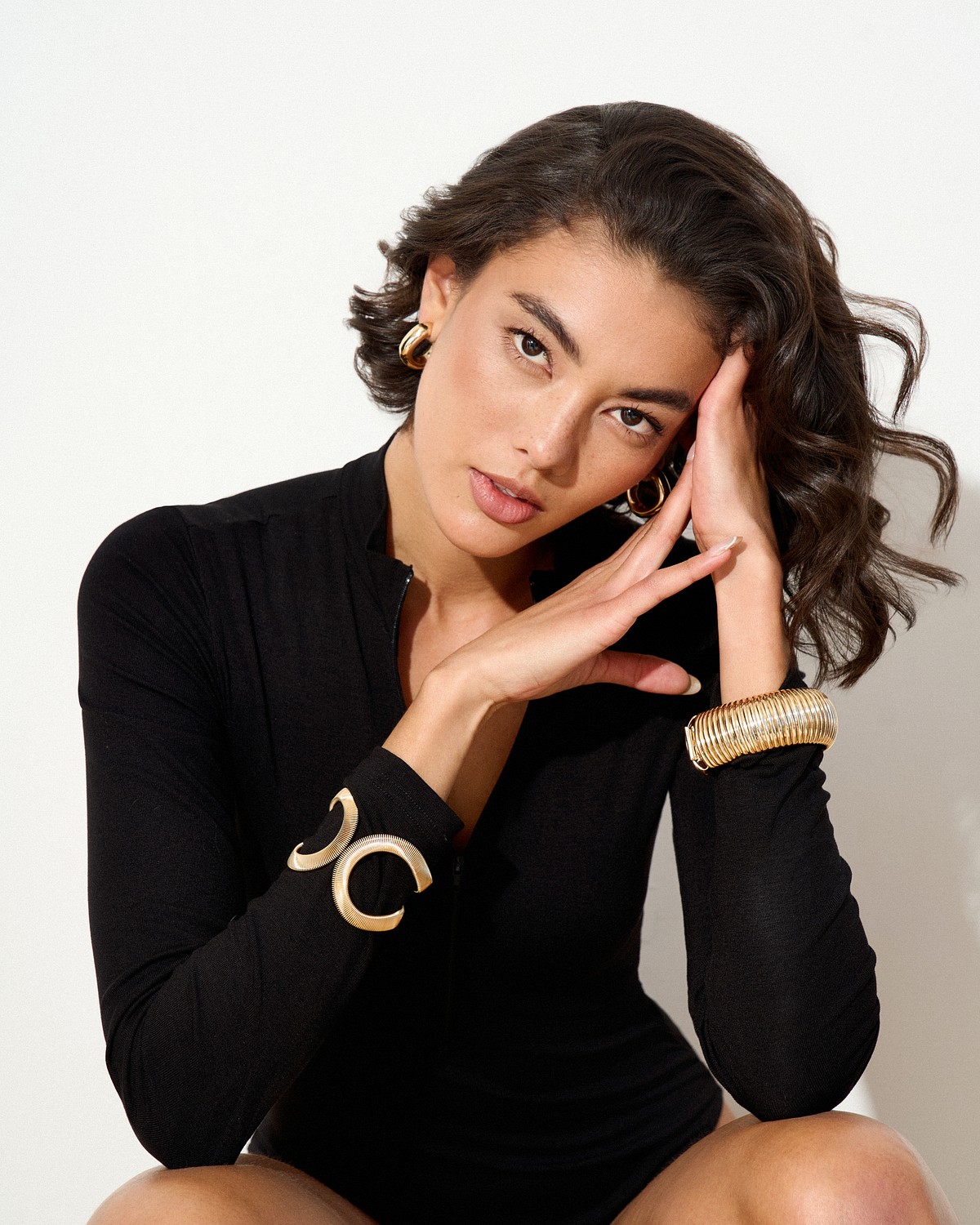 MODEL FEMALE -B