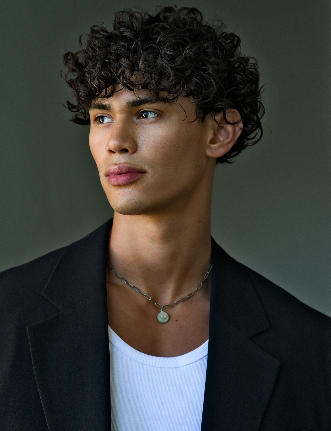 MODEL MALE - H